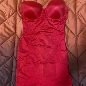 Secret by VS Power Figure red shaping slip 34d